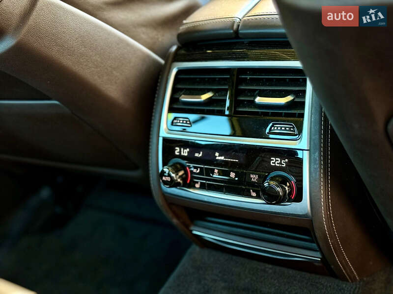 Седан BMW 7 Series 2020 в Мукачево