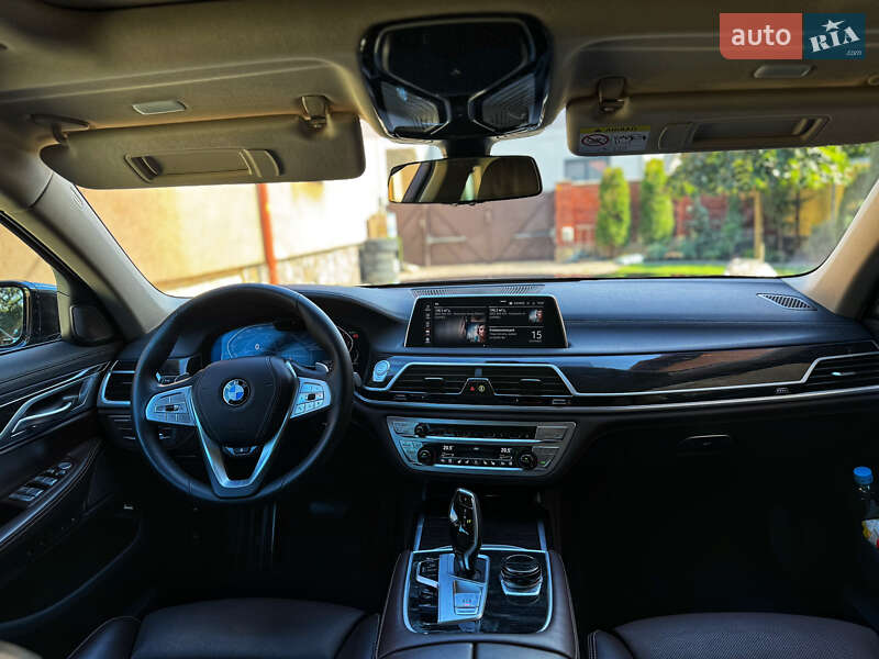 Седан BMW 7 Series 2020 в Мукачево