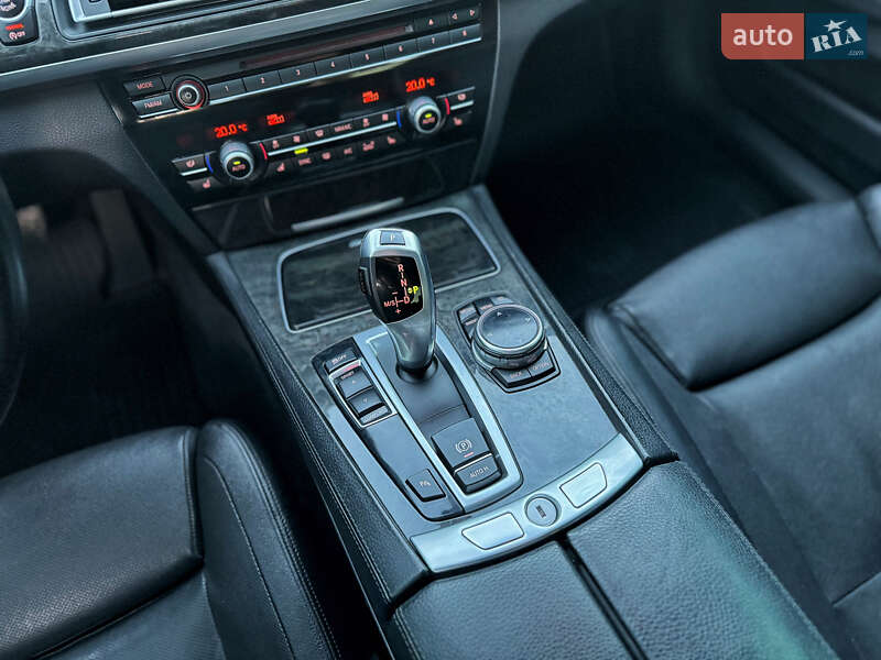 Седан BMW 7 Series 2013 в Чернівцях