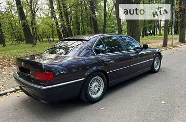 Седан BMW 7 Series 1995 в Черновцах