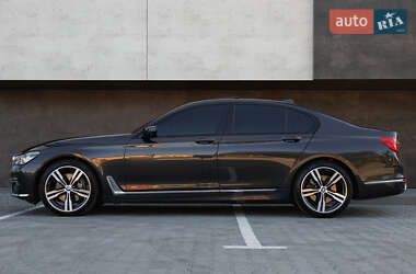 Седан BMW 7 Series 2018 в 