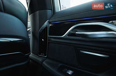 Седан BMW 7 Series 2018 в 