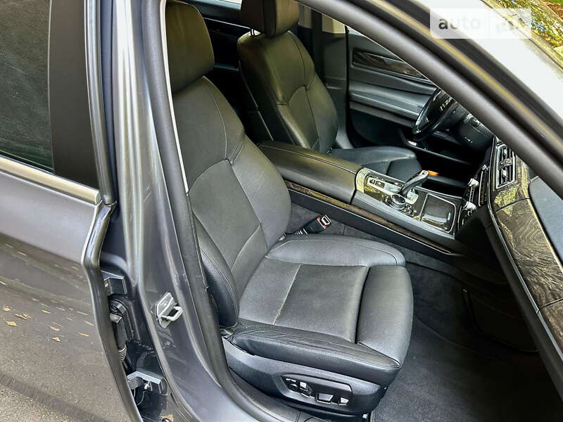 Седан BMW 7 Series 2014 в Шепетівці