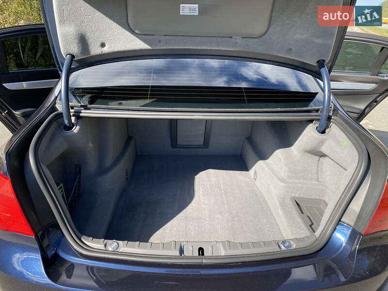 Седан BMW 7 Series 2010 в Житомире