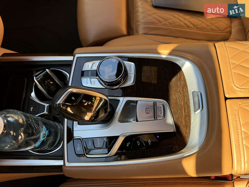 Седан BMW 7 Series 2019 в Чернівцях
