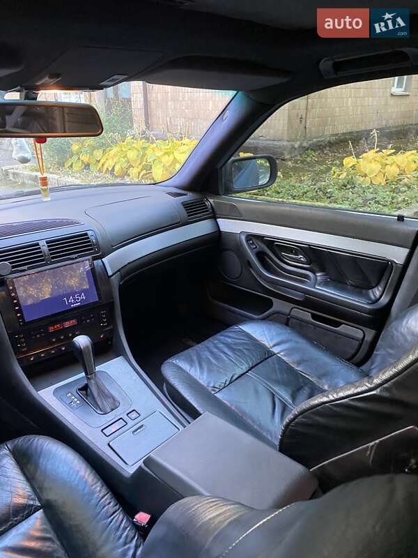 Седан BMW 7 Series 2000 в Могилів-Подільському