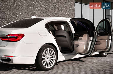 Седан BMW 7 Series 2016 в 