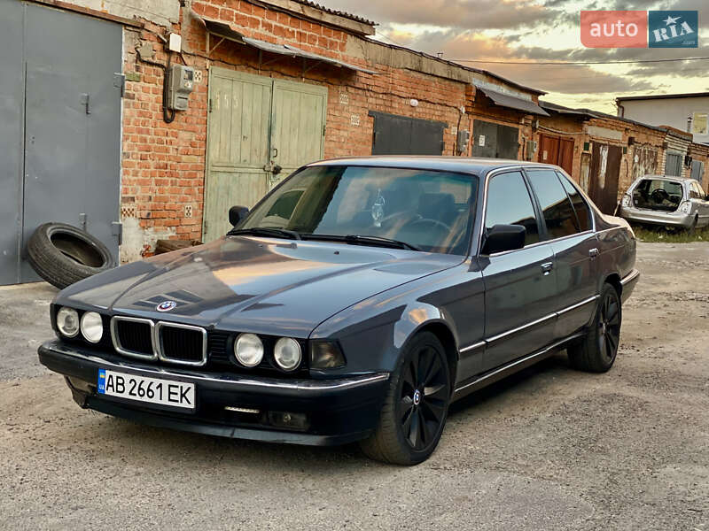 Седан BMW 7 Series 1993 в Виннице