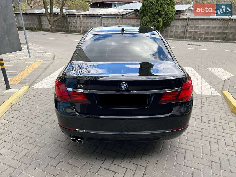 Седан BMW 7 Series 2015 в Львове