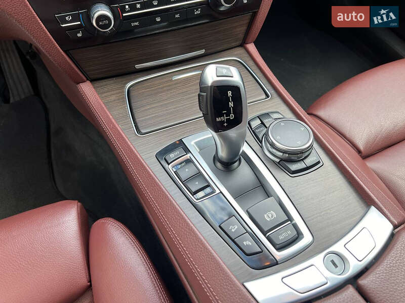 Седан BMW 7 Series 2015 в Львове
