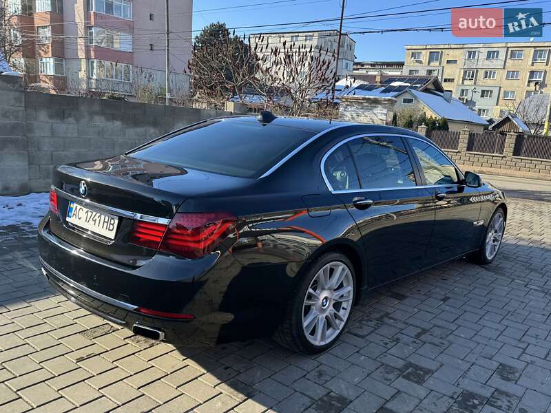 Седан BMW 7 Series 2014 в Черновцах