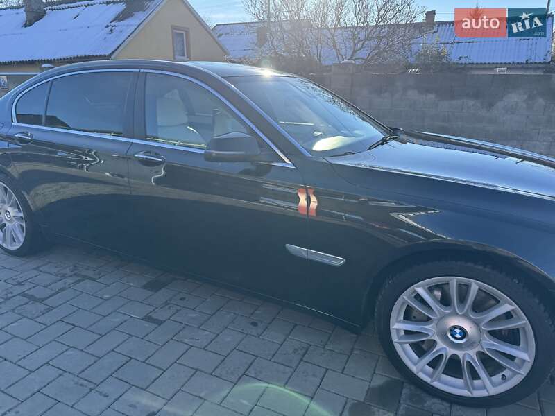 Седан BMW 7 Series 2014 в Черновцах