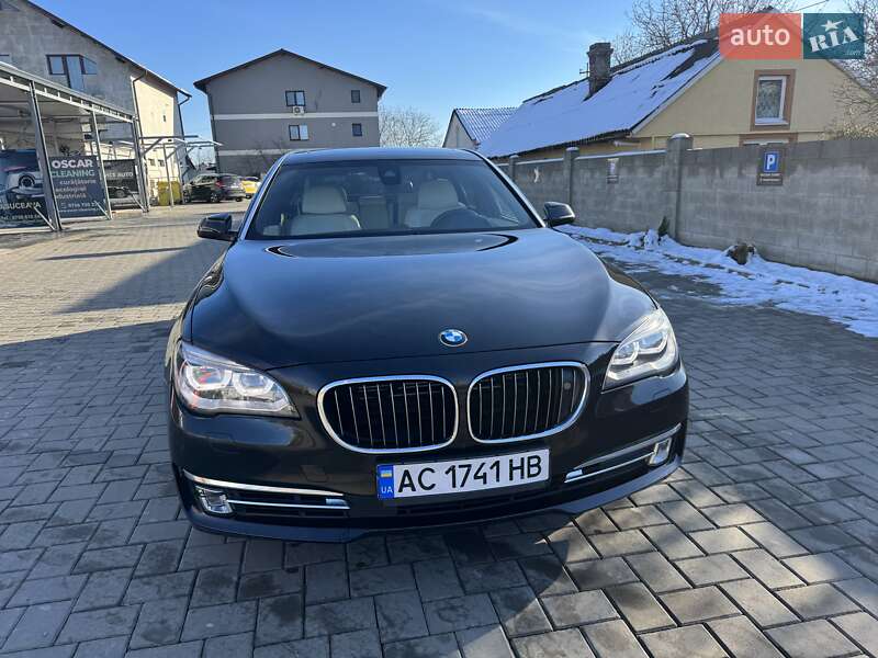 Седан BMW 7 Series 2014 в Черновцах
