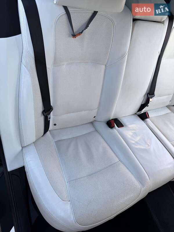 Седан BMW 7 Series 2014 в Черновцах