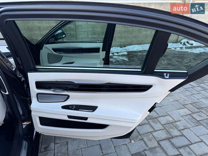 Седан BMW 7 Series 2014 в Черновцах