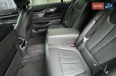 Седан BMW 7 Series 2016 в 