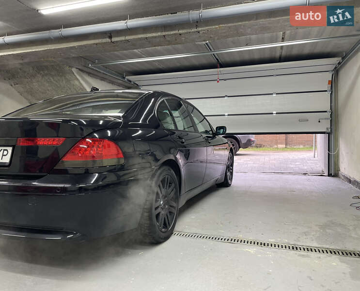 Седан BMW 7 Series 2002 в Львові