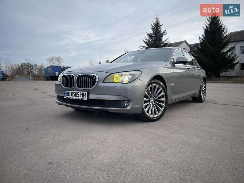 Седан BMW 7 Series 2010 в Ровно