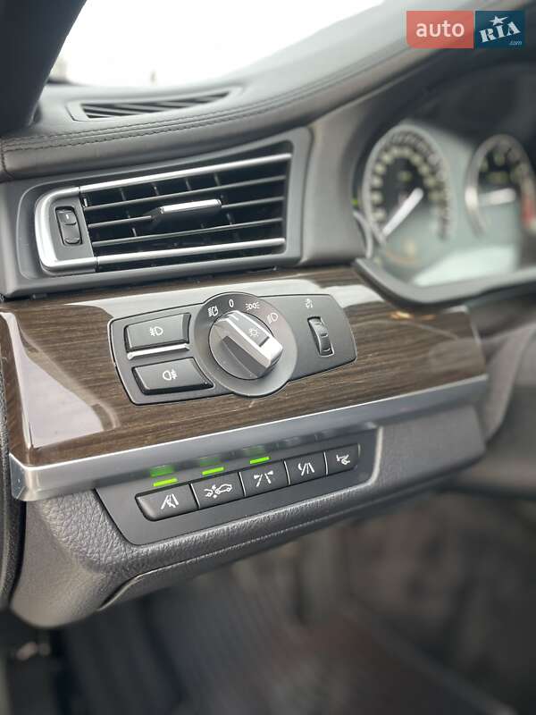 Седан BMW 7 Series 2010 в Ровно