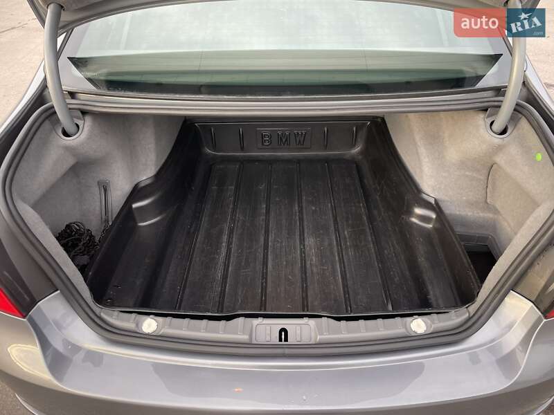Седан BMW 7 Series 2010 в Ровно