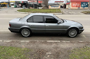 Седан BMW 7 Series 1995 в Днепре