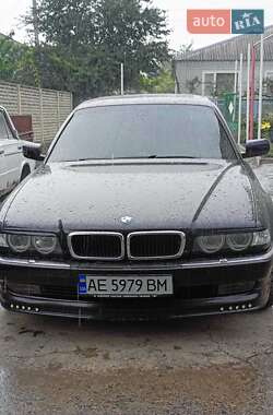 Седан BMW 7 Series 2001 в Солоному