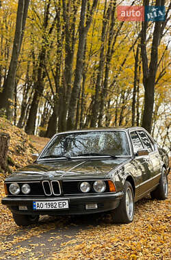 Седан BMW 7 Series 1982 в Хусті