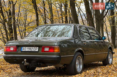 Седан BMW 7 Series 1982 в Хусті