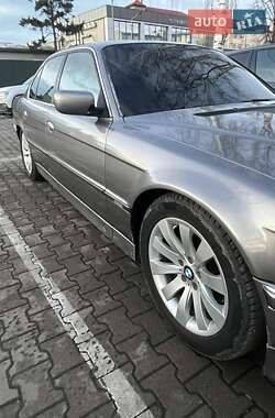 Седан BMW 7 Series 1996 в Чернівцях