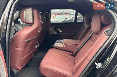 Седан BMW 7 Series 2024 в 