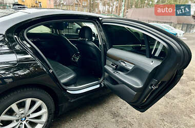 Седан BMW 7 Series 2016 в 
