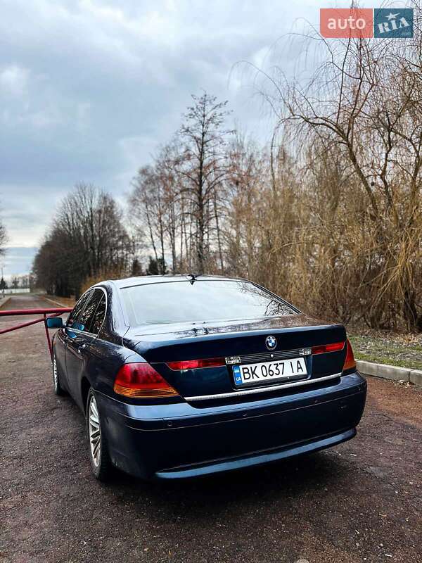 Седан BMW 7 Series 2003 в Дубні