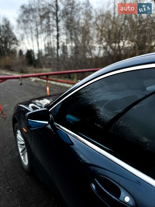 Седан BMW 7 Series 2003 в Дубні