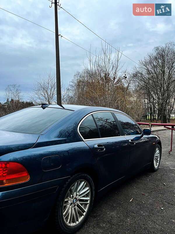 Седан BMW 7 Series 2003 в Дубні