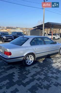 Седан BMW 7 Series 2001 в 
