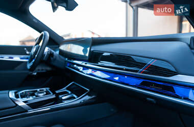 Седан BMW 7 Series 2024 в 