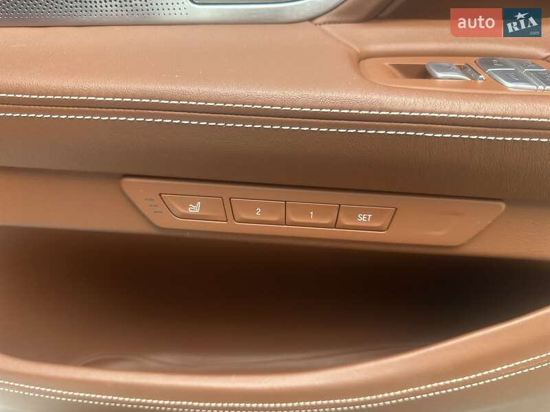 Седан BMW 7 Series 2017 в Одессе