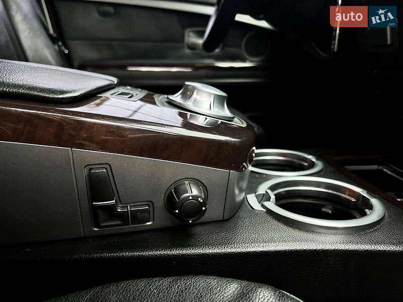 Седан BMW 7 Series 2003 в Дубні