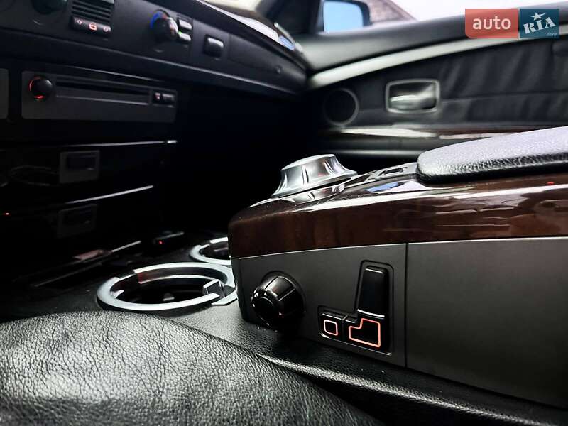 Седан BMW 7 Series 2003 в Дубні