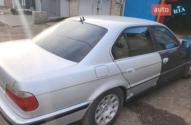 Седан BMW 7 Series 2001 в Южноукраїнську