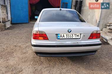 Седан BMW 7 Series 2001 в Южноукраїнську