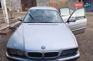 Седан BMW 7 Series 2001 в Южноукраїнську