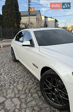 Седан BMW 7 Series 2010 в 