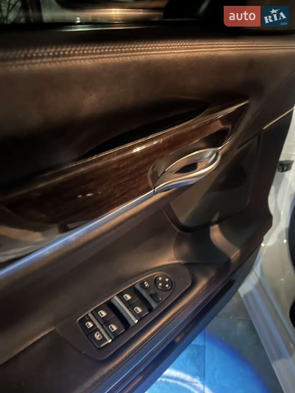 Седан BMW 7 Series 2010 в Луцке
