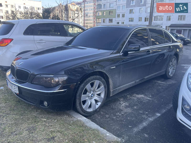 Седан BMW 7 Series 2005 в Новояворівську