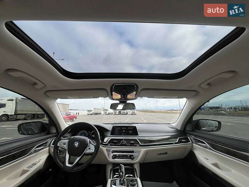 Седан BMW 7 Series 2018 в Львові