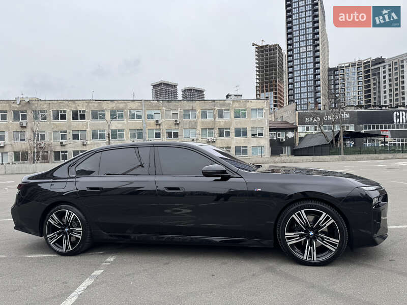Седан BMW 7 Series 2023 в Киеве фото 9 Седан BMW 7 Series 2023 в Киеве