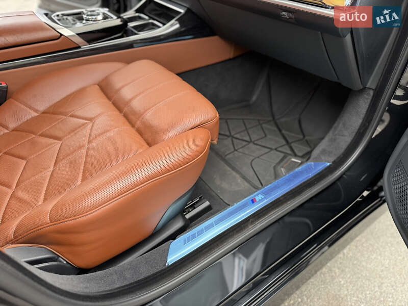 Седан BMW 7 Series 2023 в Киеве фото 18 Седан BMW 7 Series 2023 в Киеве