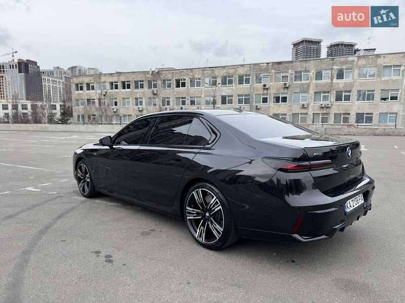 Седан BMW 7 Series 2023 в Киеве фото 33 Седан BMW 7 Series 2023 в Киеве