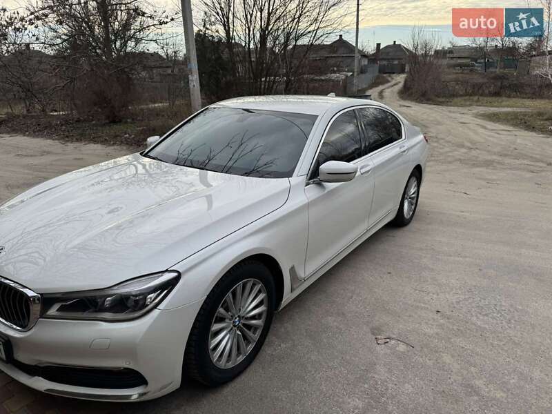 Седан BMW 7 Series 2016 в Кременчуці